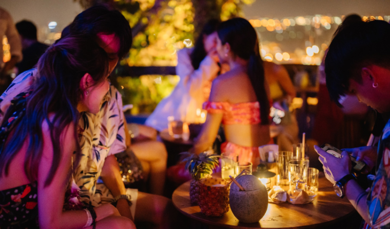 Rooftop Bar Bangkok, rooftop bar bangkok ไม่แพง, rooftop bar bangkok ที่ไหนดี, ร้าน rooftop กทม, ร้านอาหาร rooftop กรุงเทพ, rooftop กรุงเทพ ไม่แพง, ร้านอาหารบนดาดฟ้า กรุงเทพ ราคาไม่แพง, rooftop กรุงเทพ สุขุมวิท, Rooftop สุขุมวิท, rooftop bar ใกล้ฉัน, rooftop bar กรุงเทพมหานคร, rooftop bar bangkok แนะนํา, rooftop ดนตรีสด