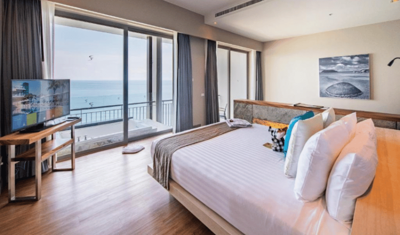 10 ที่พักภูเก็ต 2568 โรงแรม ภูเก็ต ติดทะเล [year] บรรยากาศดี ราคาถูก ถึงหรูหรา 5 ดาว